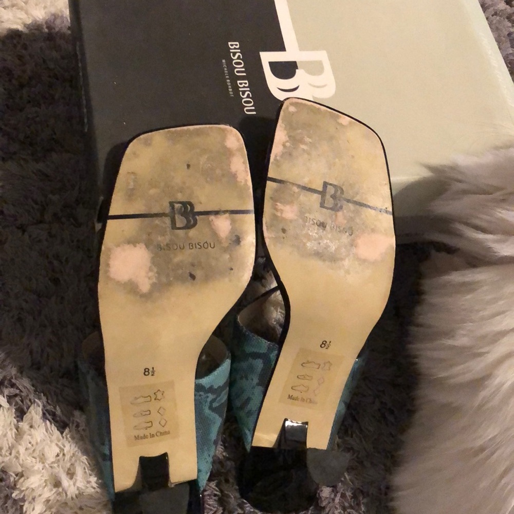 Shoes - Picture 3 of 4